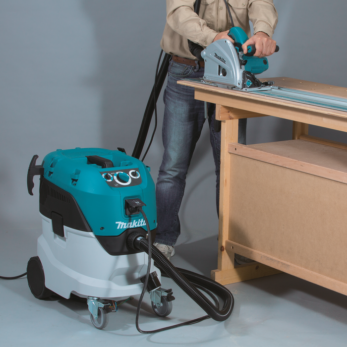 Makita (VC4210L-R) 11 Gallon Wet/Dry HEPA Filter Dust Extractor/Vacuum, AWS® Capable (Factory Reconditioned)