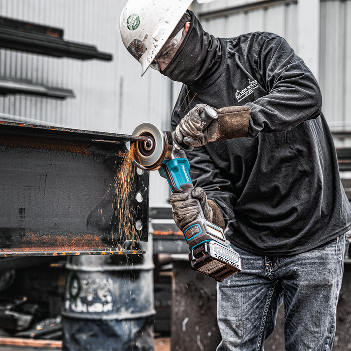 Makita (GAG06M1) 40V max XGT® Brushless 4-1/2” / 5" Paddle Switch Angle Grinder Kit, Electric Brake, AWS® Capable (4.0Ah)