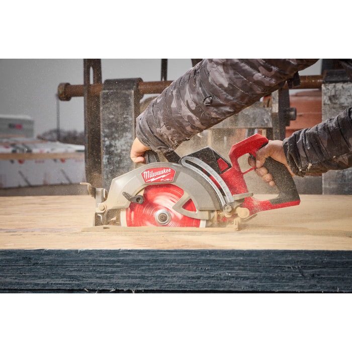 Milwaukee (2930-20) M18 FUEL™ 7-1/4" Rear Handle Circular Saw