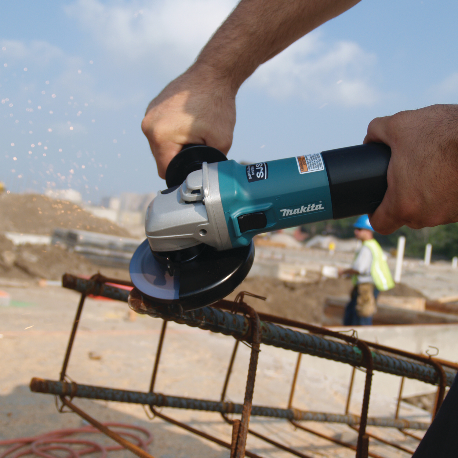 Amoladora angular Makita (9564CV) SJS™ de 4-1/2
