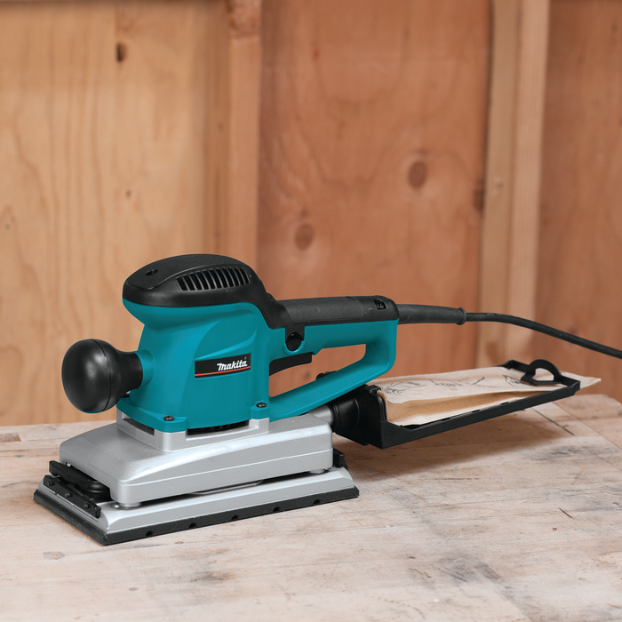 Makita (BO4900V-R-1) 1/2 Sheet Finishing Sander, 2.9 AMP, 4,000-10,000 OPM, var. spd. (Factory Reconditioned)