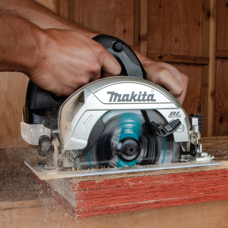 Sierra circular subcompacta de 6-1/2” sin escobillas Makita (XSH04ZB) LXT® (solo herramienta) 