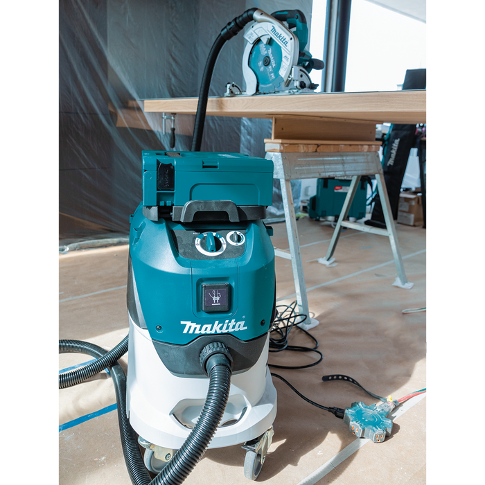 Makita (VC4210L-R) 11 Gallon Wet/Dry HEPA Filter Dust Extractor/Vacuum, AWS® Capable (Factory Reconditioned)
