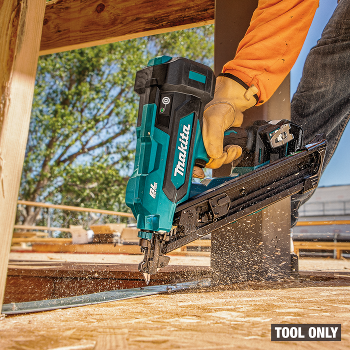 Makita (XNB09Z) 18V LXT Positive Placement Nailer