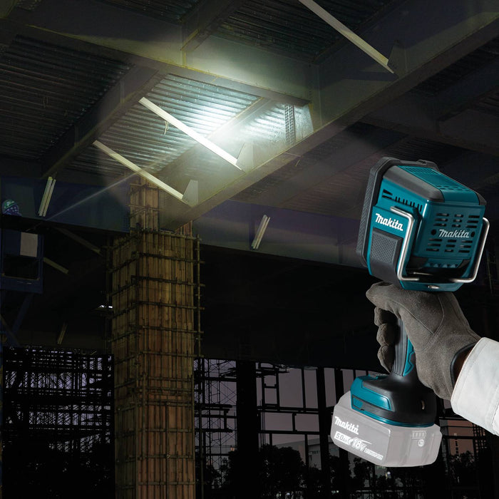 Makita (DML812) 18V LXT® Lithium-Ion Cordless L.E.D. Flashlight / Spotlight (Light Only)