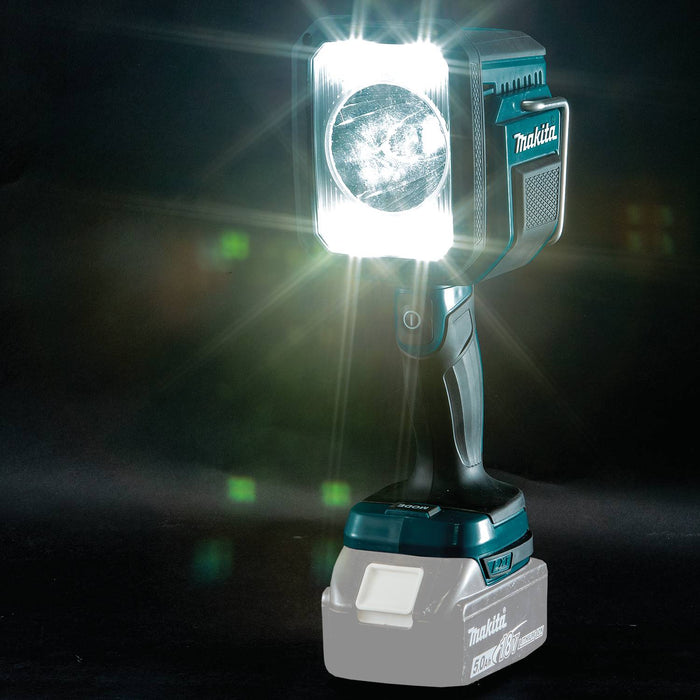 Makita (DML812) 18V LXT® Lithium-Ion Cordless L.E.D. Flashlight / Spotlight (Light Only)
