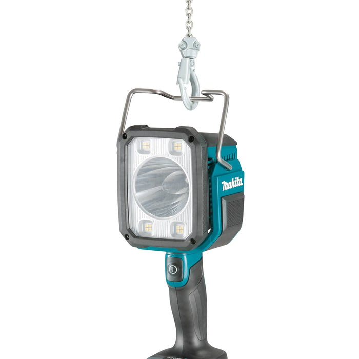 Makita (DML812) 18V LXT® Lithium-Ion Cordless L.E.D. Flashlight / Spotlight (Light Only)