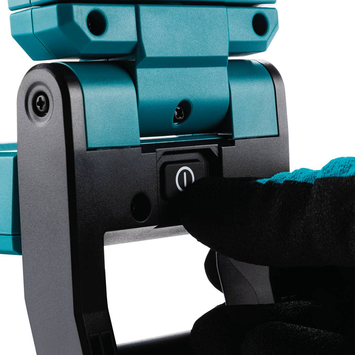 Makita (DML819) 18V LXT® Lithium-Ion L.E.D. Magnetic Work Light, Light Only
