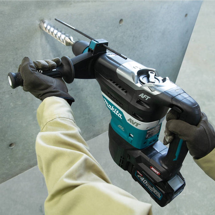 Makita (GRH05M1-R) 40V max XGT® Brushless 1-9/16" SDS-MAX AVT® Rotary Hammer Kit, AFT®, AWS® Capable, case, with one battery (4.0Ah) (Factory Reconditioned)