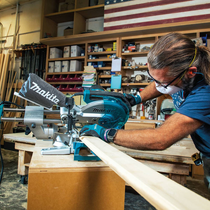 Makita (LS1110F-R) 10” Slide Compound Miter Saw (Factory Reconditioned)