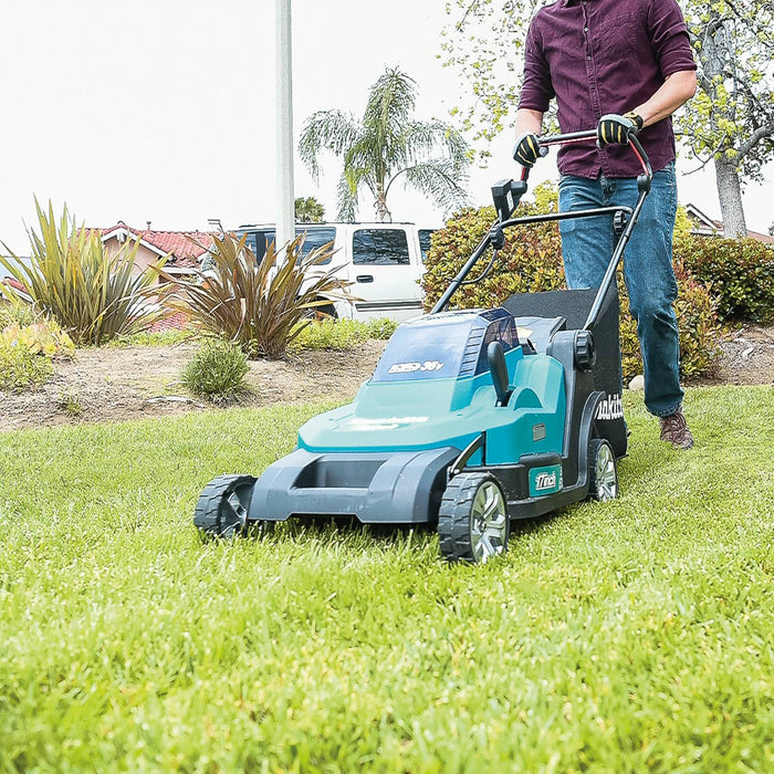 Makita (XML05PT-R) 36V (18V X2) LXT® 17" Residential Lawn Mower Kit, dual port charger (5.0Ah) (Factory Reconditioned)