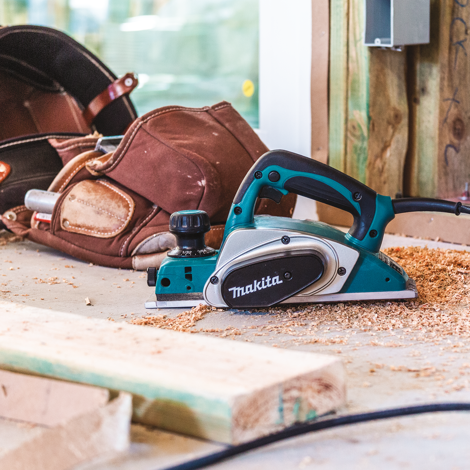 Makita (KP0800K-R) 3-1/4
