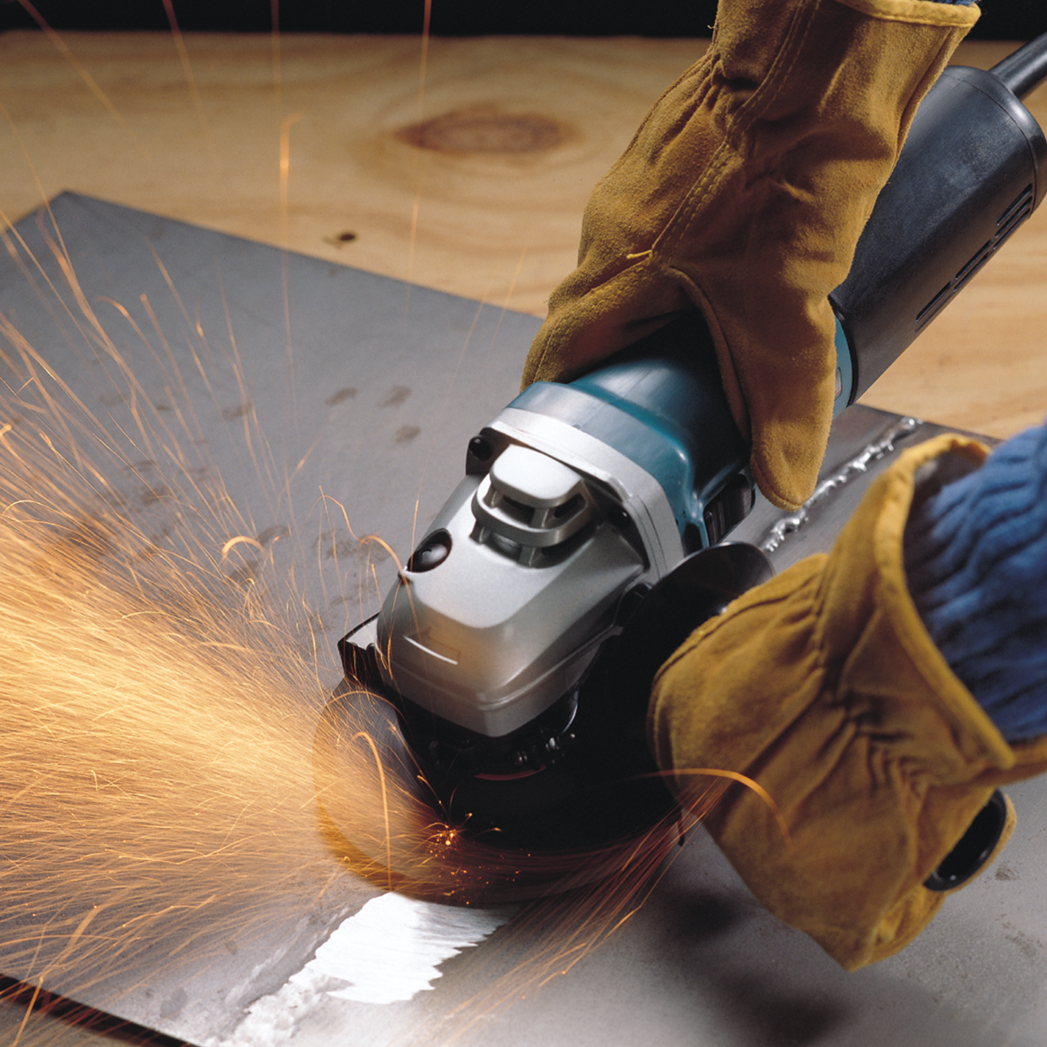Amoladora angular Makita (9564CV) SJS™ de 4-1/2