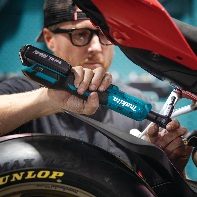 Makita (XRW01SR1) LXT® 3/8" / 1/4" Cuadrado. Kit de trinquete de accionamiento 