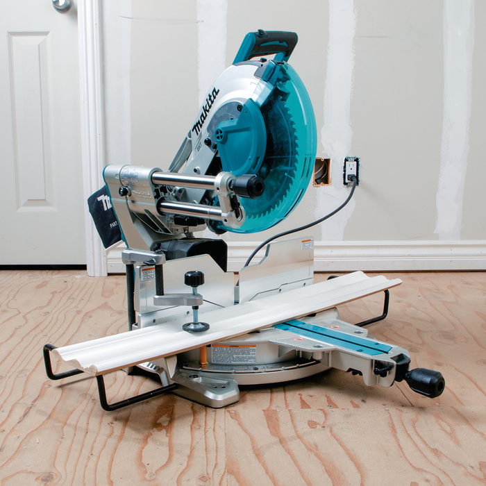 Makita (LS1219L-R) 12" Dual-Bevel Sliding Compound Miter Saw, laser (Factory Reconditioned)