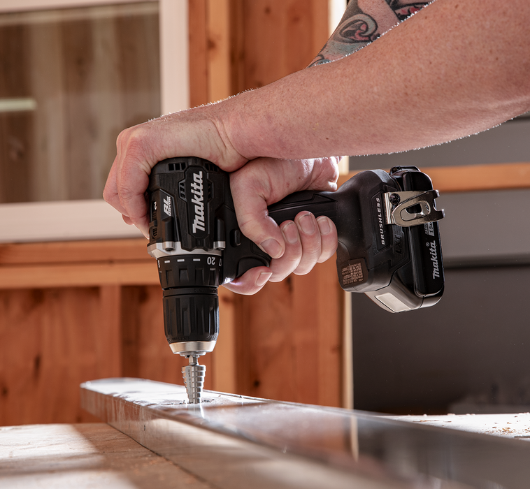 Makita (XFD15SY1B-R) 18V LXT® Sub‑Compact Brushless 1/2" Driver‑Drill Kit (1.5Ah) (Factory Reconditioned)