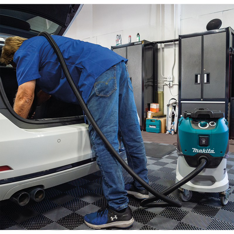Makita (VC4210L-R) 11 Gallon Wet/Dry HEPA Filter Dust Extractor/Vacuum, AWS® Capable (Factory Reconditioned)