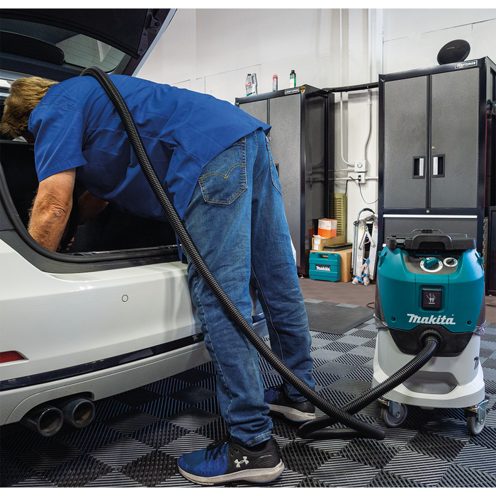 Makita (VC4210L-R) 11 Gallon Wet/Dry HEPA Filter Dust Extractor/Vacuum, AWS® Capable (Factory Reconditioned)