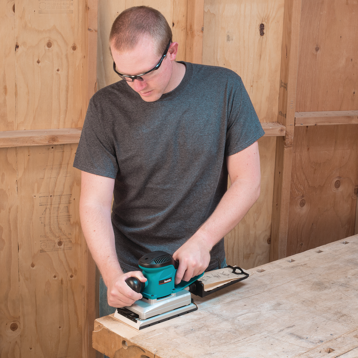 Makita (BO4900V-R-1) 1/2 Sheet Finishing Sander, 2.9 AMP, 4,000-10,000 OPM, var. spd. (Factory Reconditioned)
