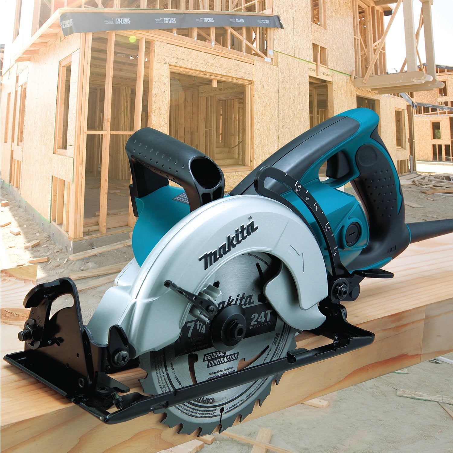 Makita (5477NB) 7‑1/4