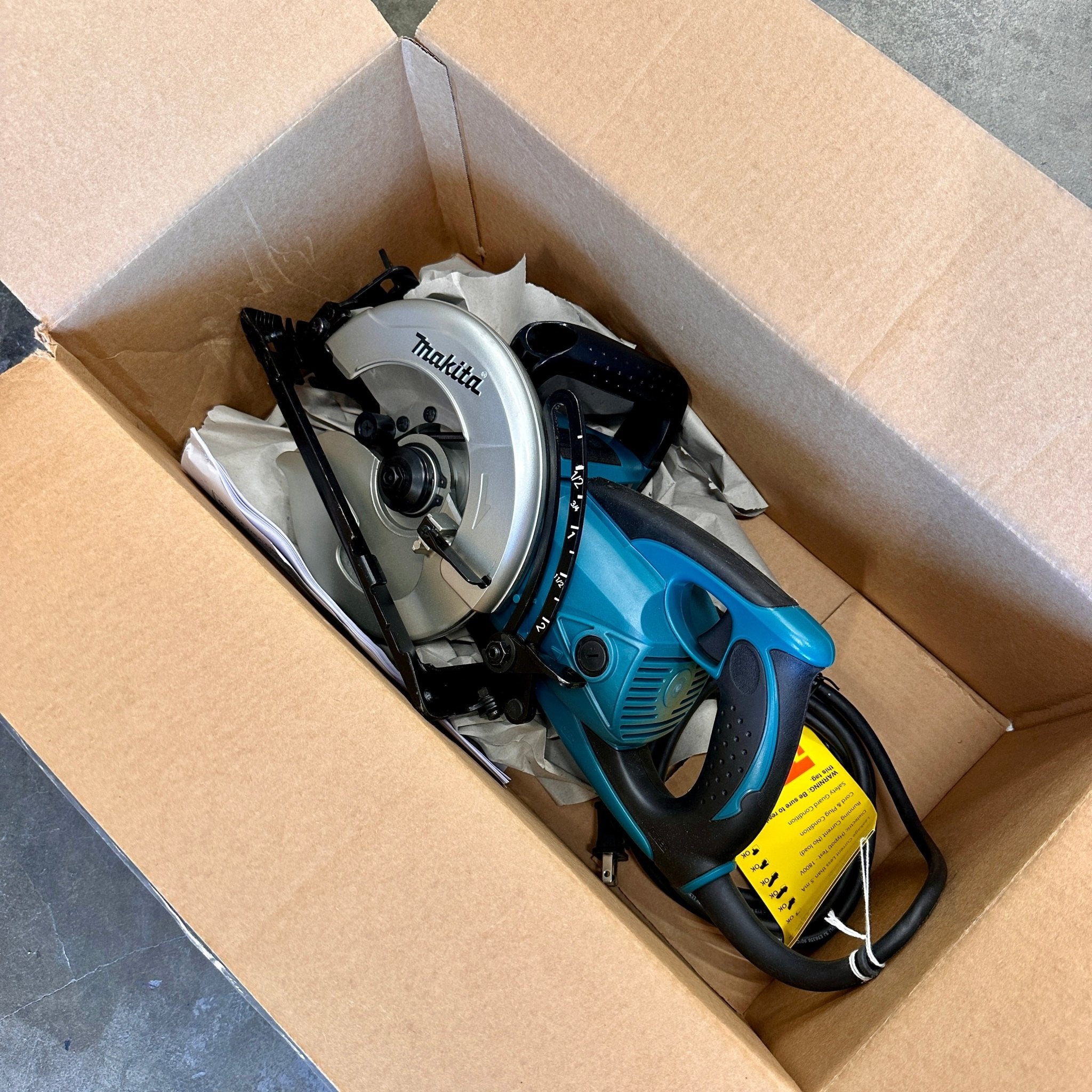 Makita (5477NB - R) 7‑1/4
