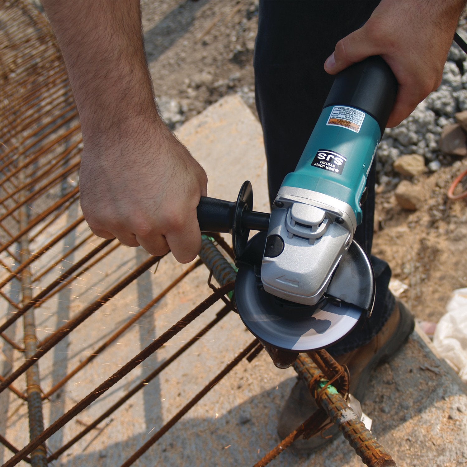 Makita (9564CV) 4 - 1/2