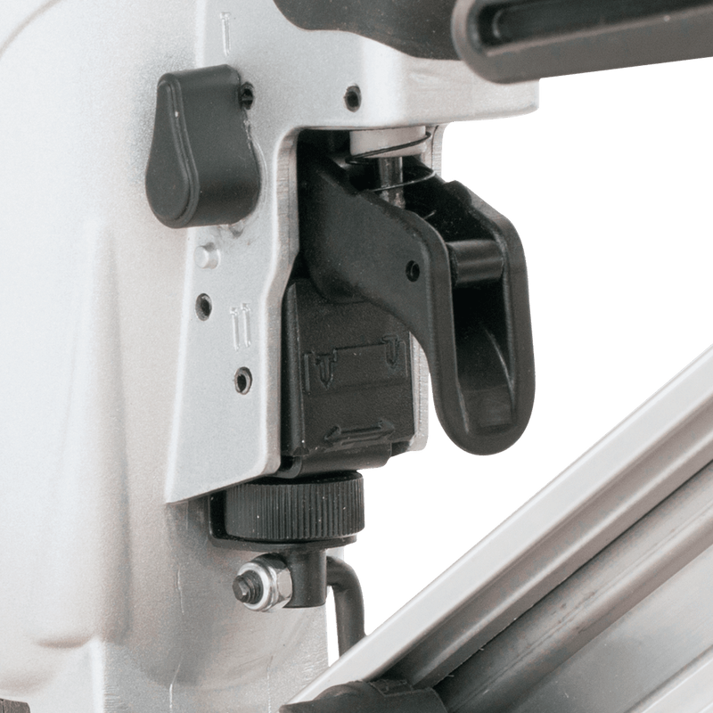 Makita (AF635) 2 - 1/2" Angled Finish Nailer, 34⁰, 15 Gauge - Pacific Power Tools