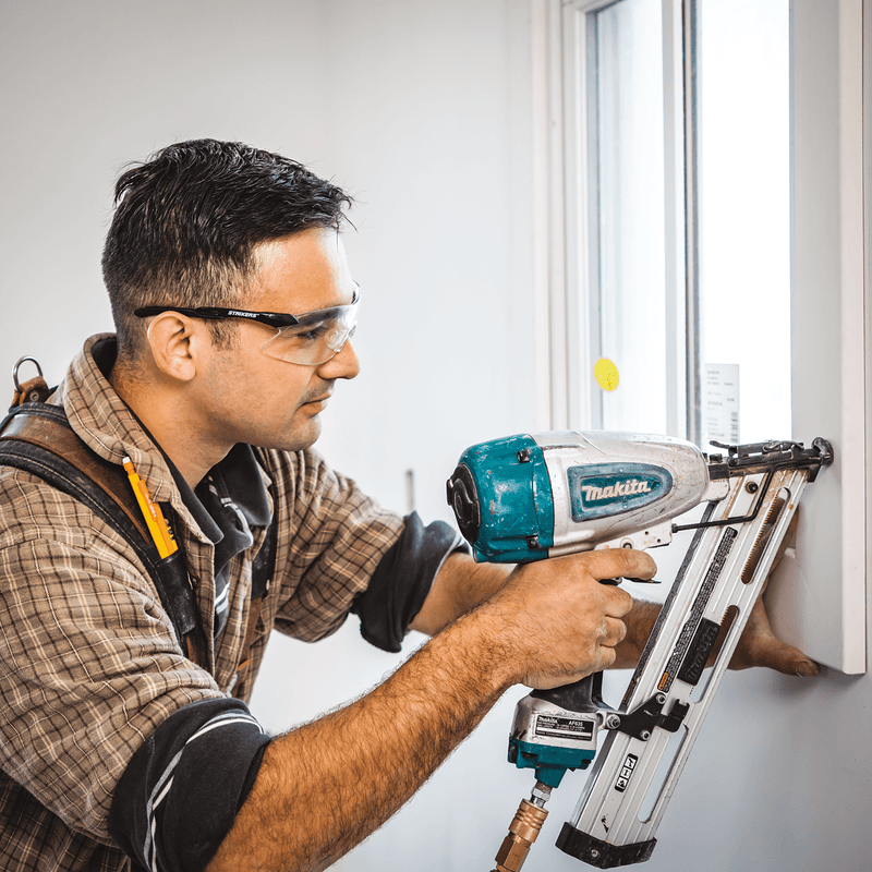 Makita (AF635) 2 - 1/2" Angled Finish Nailer, 34⁰, 15 Gauge - Pacific Power Tools