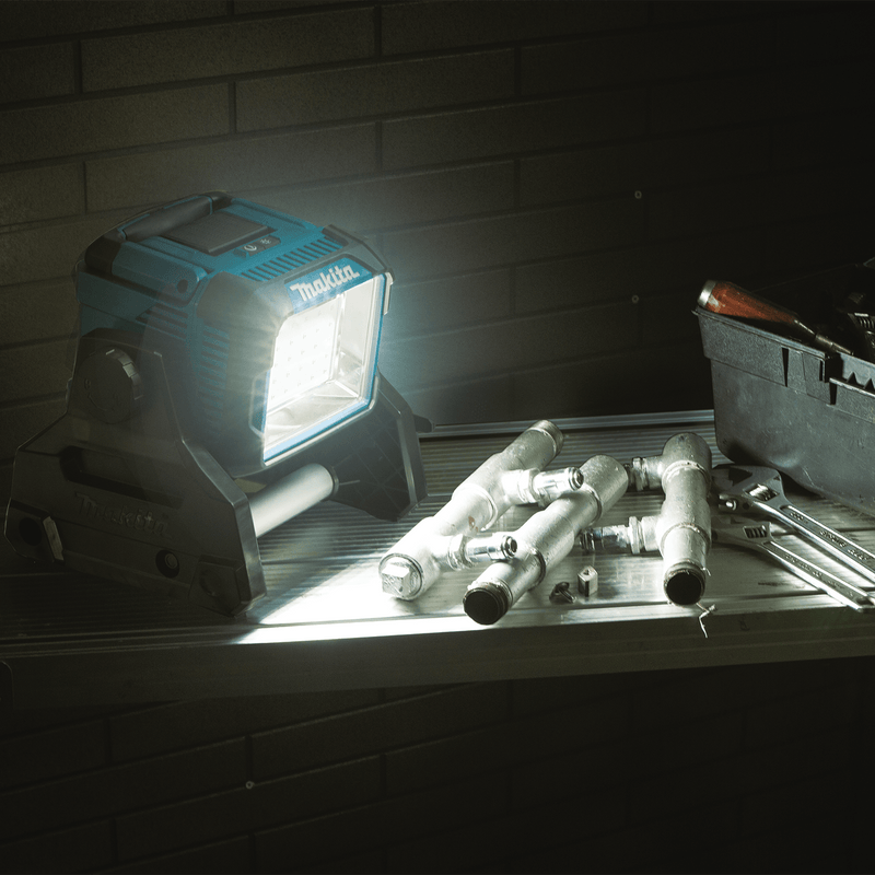 Makita (DML811) 18V LXT® Lithium - Ion Cordless/Corded Work Light (Light Only) - Pacific Power Tools