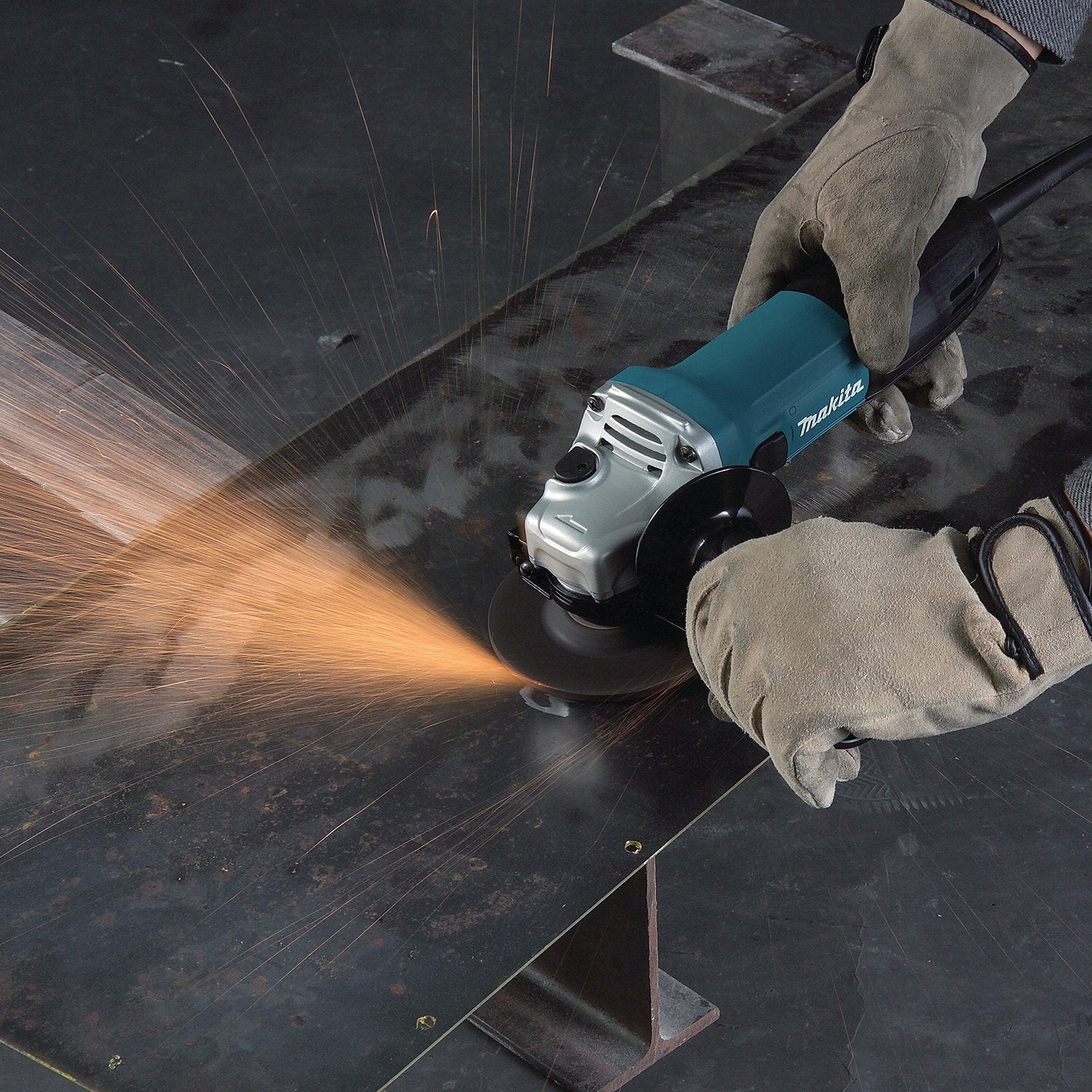 Makita (GA4030K - R) 4