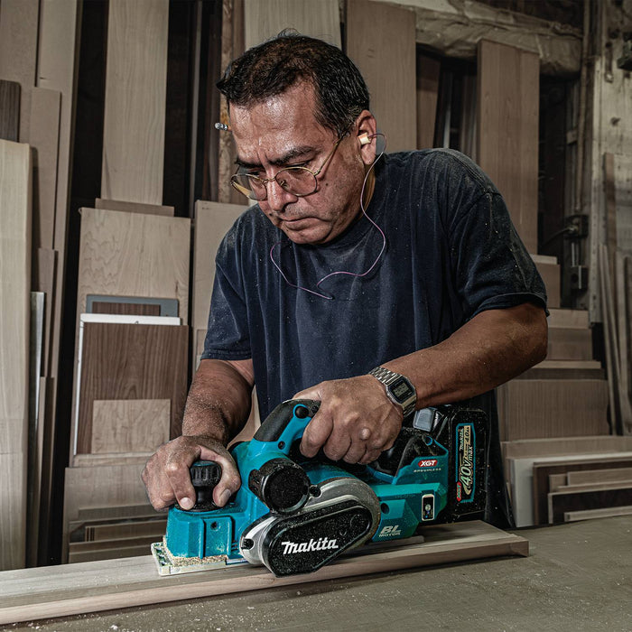 Makita (GPK01M1) 40V max XGT® Brushless 3 - 1/4" Planer Kit, AWS® Capable (4.0Ah) - Pacific Power Tools