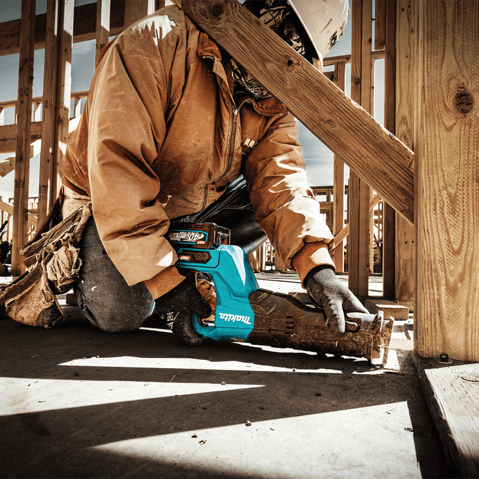 Makita (GRJ01M1) 40V max XGT® Brushless Cordless Recipro Saw Kit, bag, with one battery (4.0Ah) - Pacific Power Tools