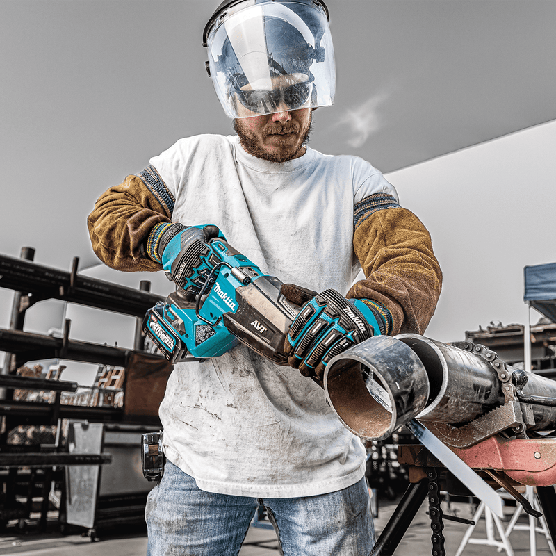 Makita (GRJ02M1) 40V max XGT® Brushless AVT® Orbital Reciprocating Saw Kit, with one battery (4.0Ah) - Pacific Power Tools