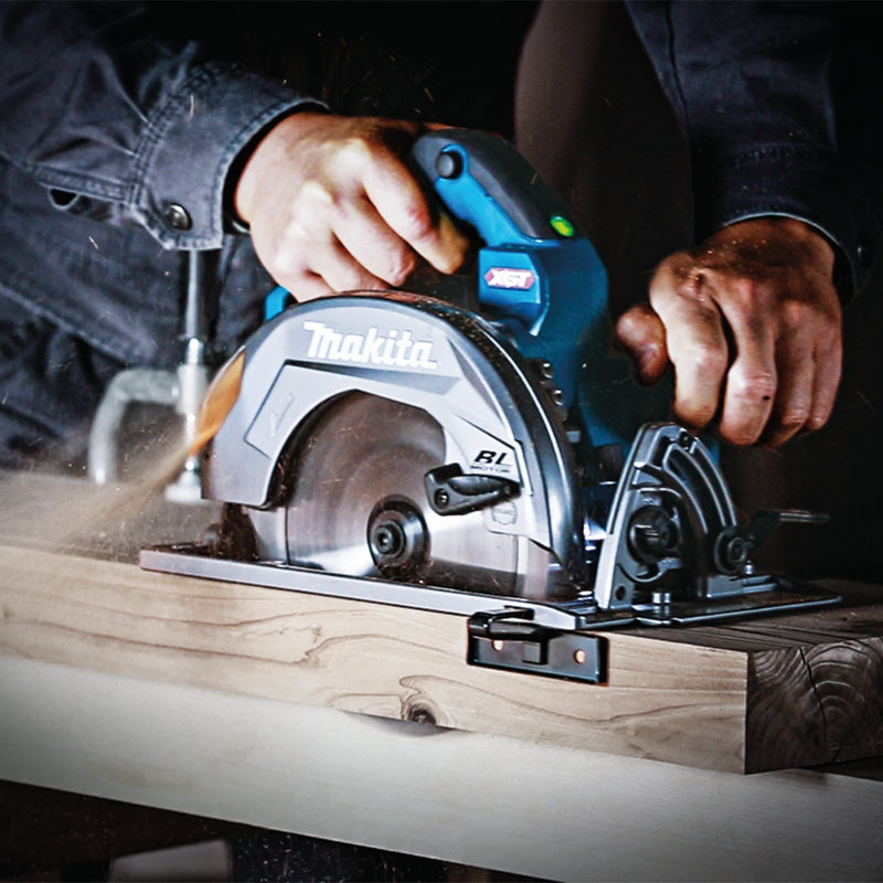 Makita (GSH01M1) 40V max XGT® Brushless 7 - 1/4" Circular Saw Kit, AWS® Capable (4.0Ah) - Pacific Power Tools