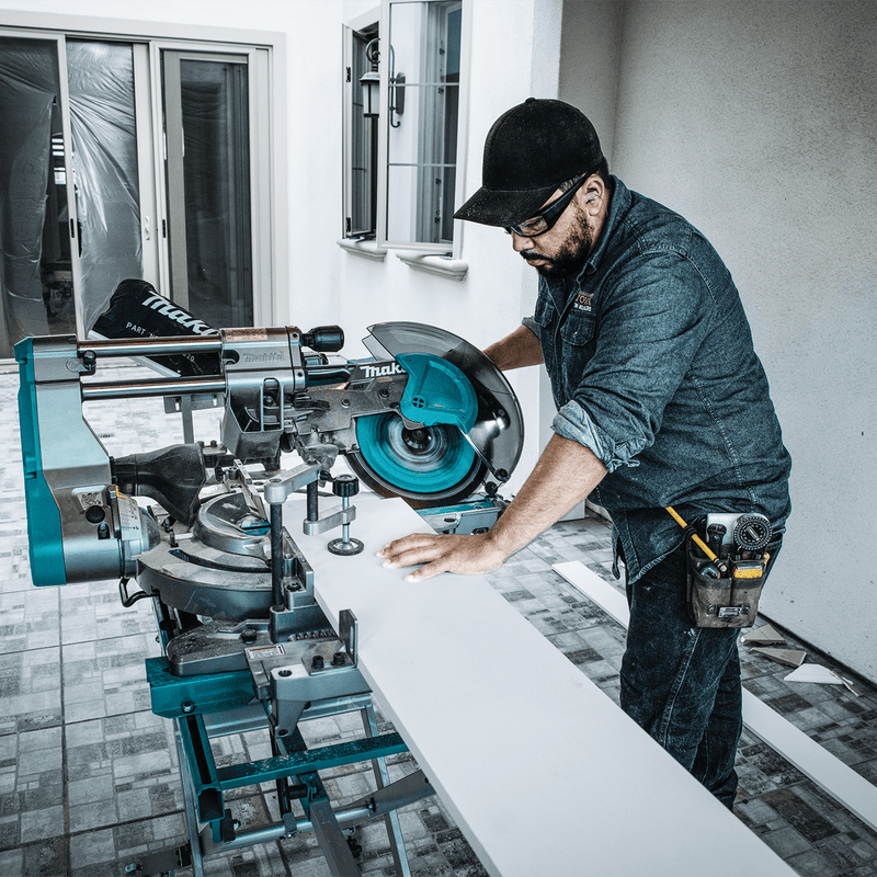 Makita (GSL04M1) 40V max XGT® Brushless 12" Dual - Bevel Sliding Compound Miter Saw Kit, AWS® Capable (4.0Ah) - Pacific Power Tools