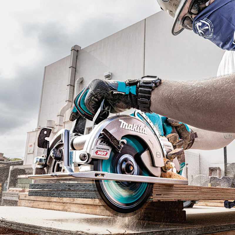 Makita (GSR01M1) 40V max XGT® Brushless Rear Handle 7 - 1/4” Circular Saw Kit (4.0Ah) - Pacific Power Tools
