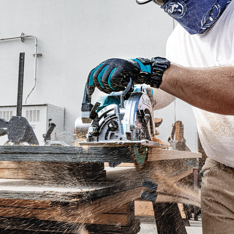 Makita (GSR01M1) 40V max XGT® Brushless Rear Handle 7 - 1/4” Circular Saw Kit (4.0Ah) - Pacific Power Tools