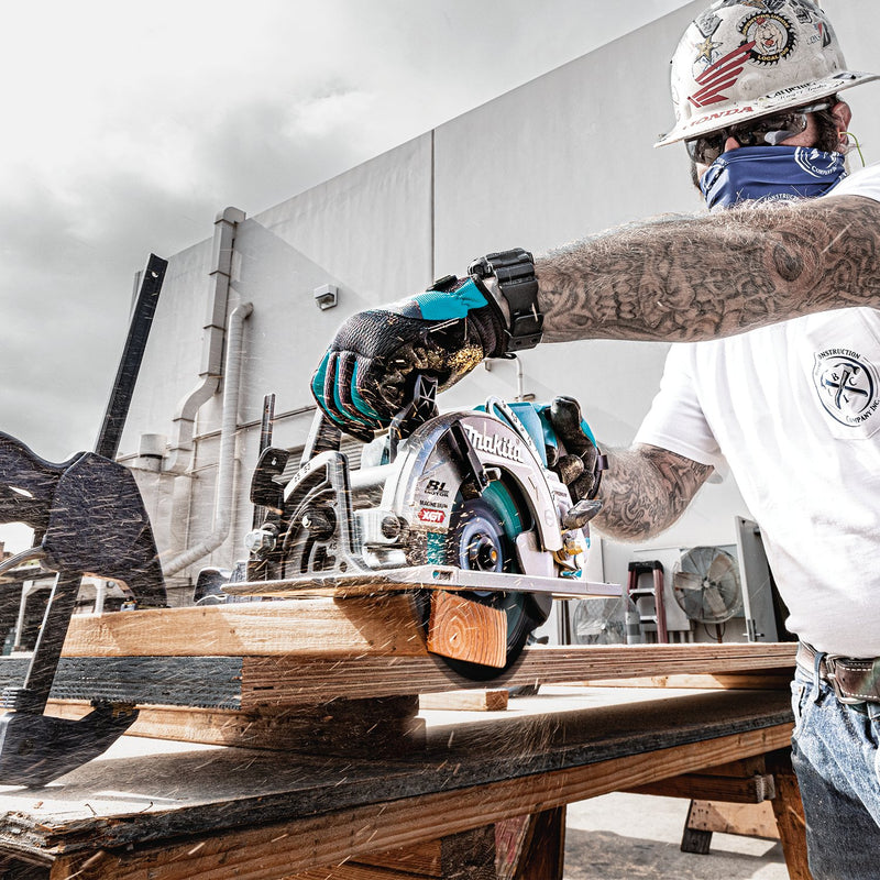 Makita (GSR01M1) 40V max XGT® Brushless Rear Handle 7 - 1/4” Circular Saw Kit (4.0Ah) - Pacific Power Tools