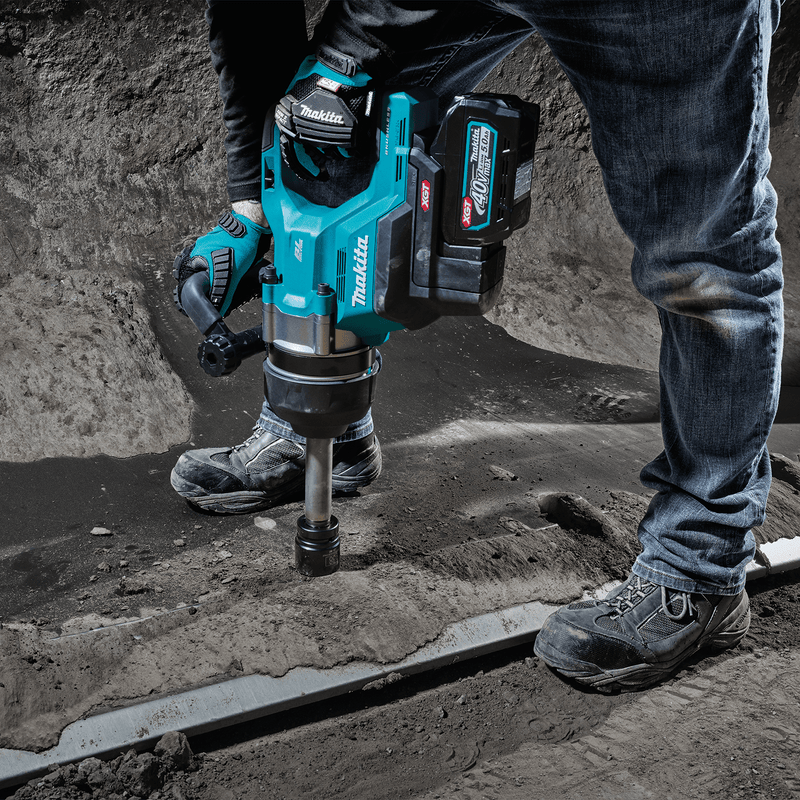 Makita (GWT10T) 40V max XGT® Brushless 4‑Sp. High‑Torque 1" Sq. Drive D‑Handle Extended Anvil Impact Wrench kit w/ Friction Ring (5.0Ah) - Pacific Power Tools