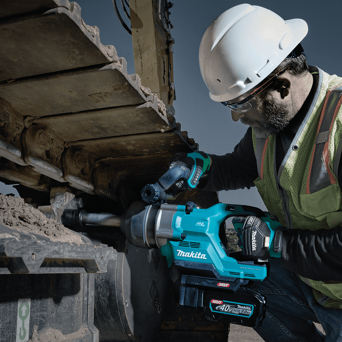 Makita (GWT10T) 40V max XGT® Brushless 4‑Sp. High‑Torque 1" Sq. Drive D‑Handle Extended Anvil Impact Wrench kit w/ Friction Ring (5.0Ah) - Pacific Power Tools