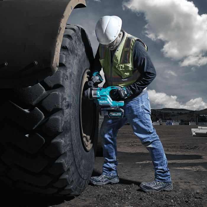 Makita (GWT10T) 40V max XGT® Brushless 4‑Sp. High‑Torque 1" Sq. Drive D‑Handle Extended Anvil Impact Wrench kit w/ Friction Ring (5.0Ah) - Pacific Power Tools