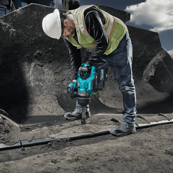 Makita (GWT10T) 40V max XGT® Brushless 4‑Sp. High‑Torque 1" Sq. Drive D‑Handle Extended Anvil Impact Wrench kit w/ Friction Ring (5.0Ah) - Pacific Power Tools