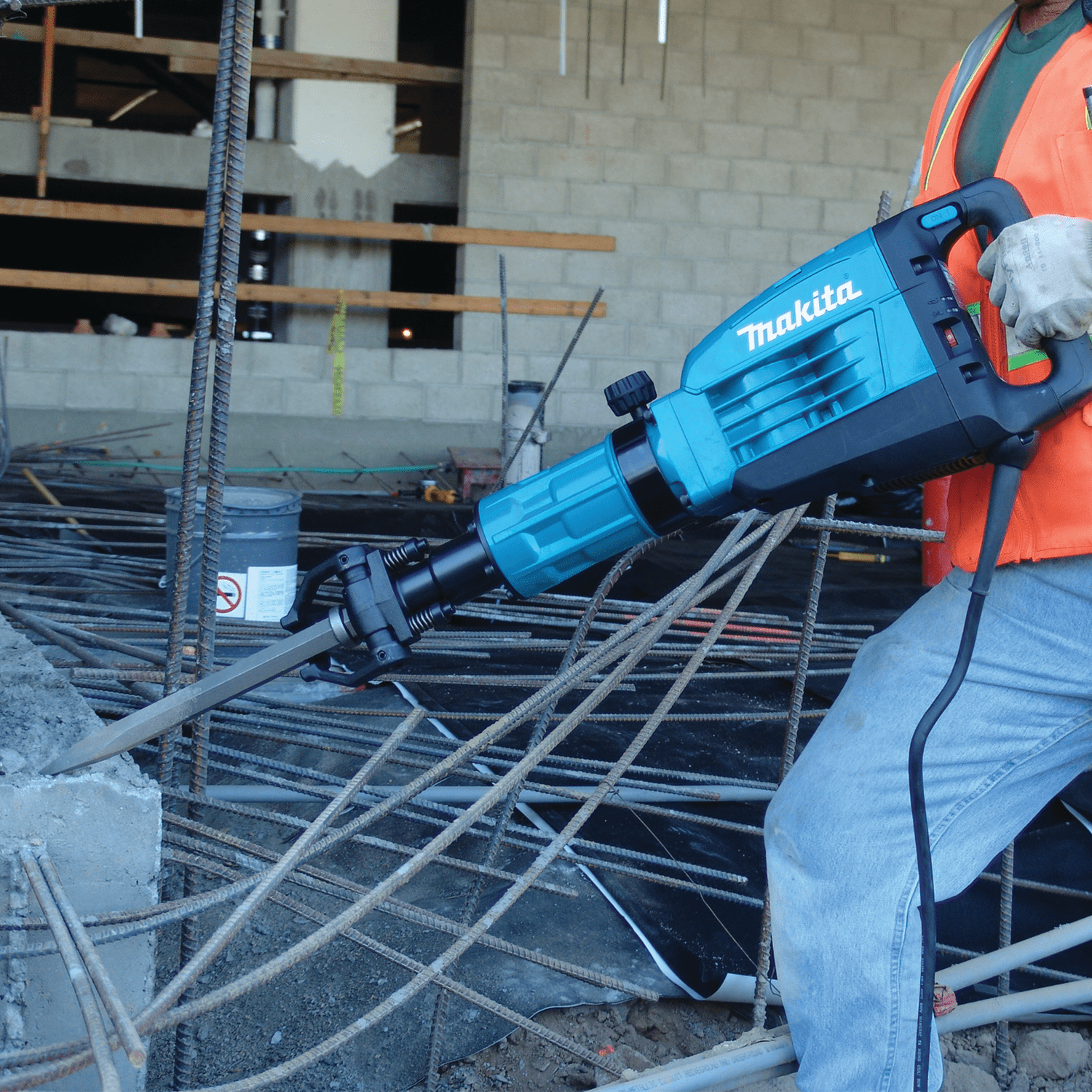 Makita (HM1307CB) 35 lb. Demolition Hammer, 1 - 1/8