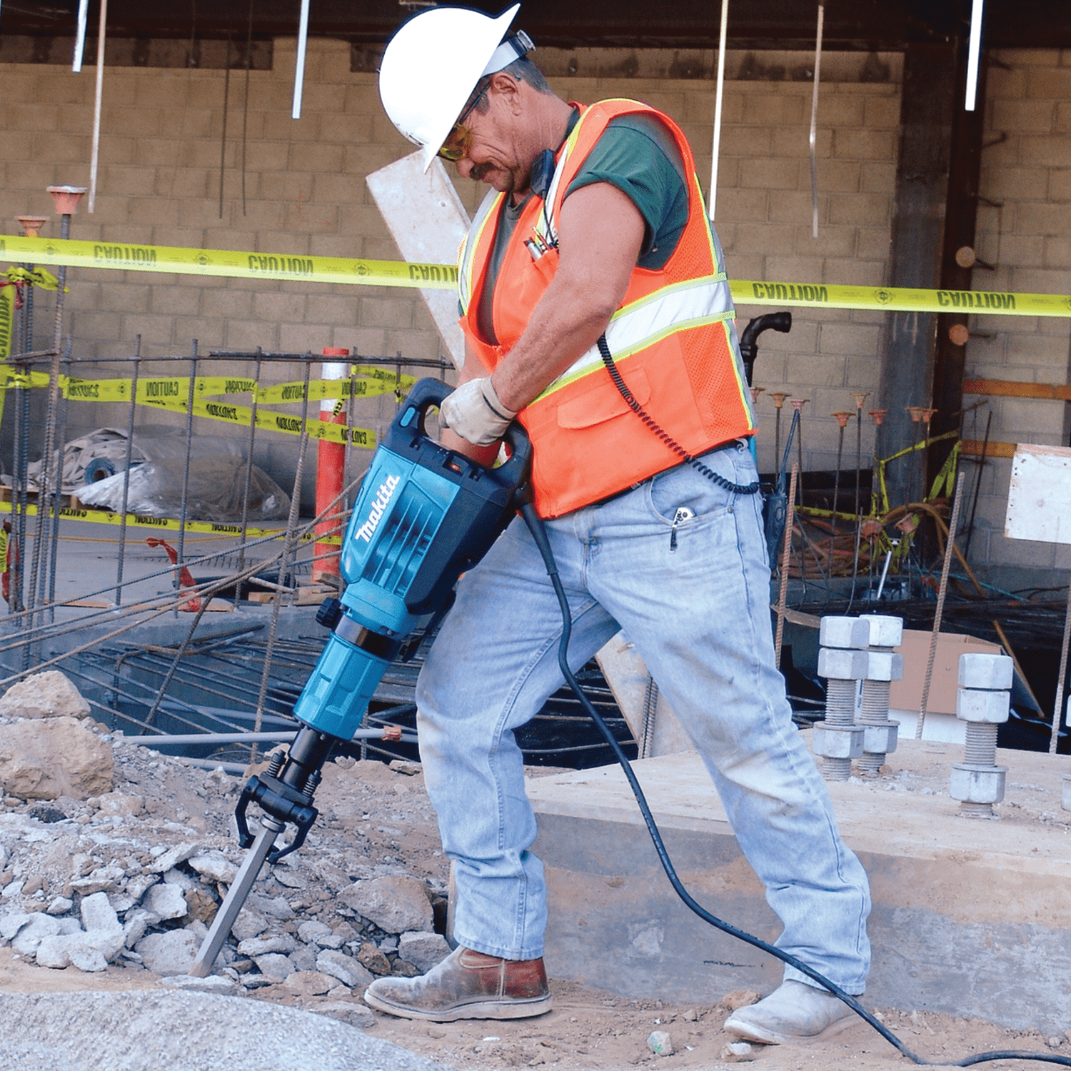 Makita (HM1307CB) 35 lb. Demolition Hammer, 1 - 1/8
