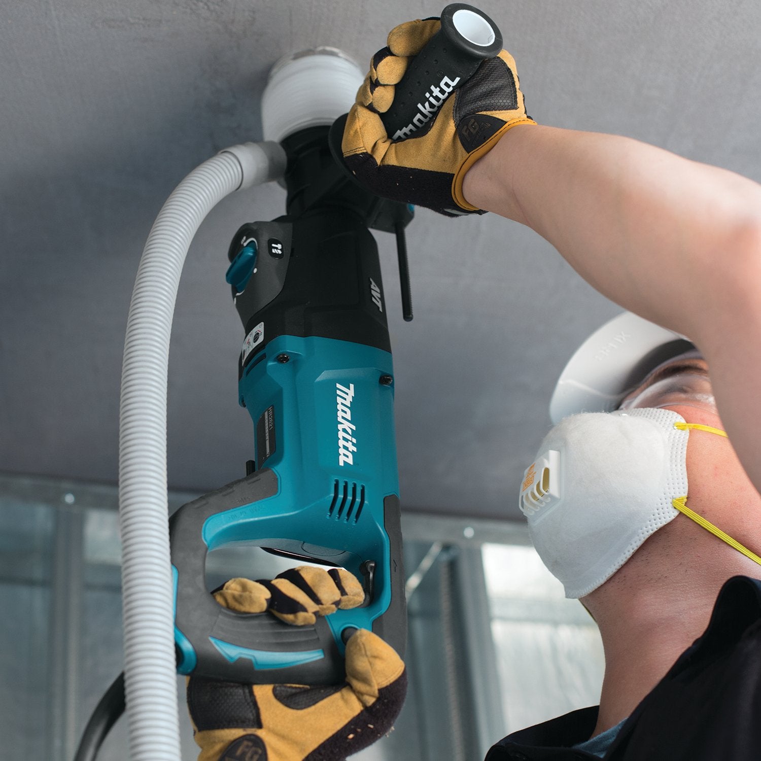 Makita (HR2641) 1