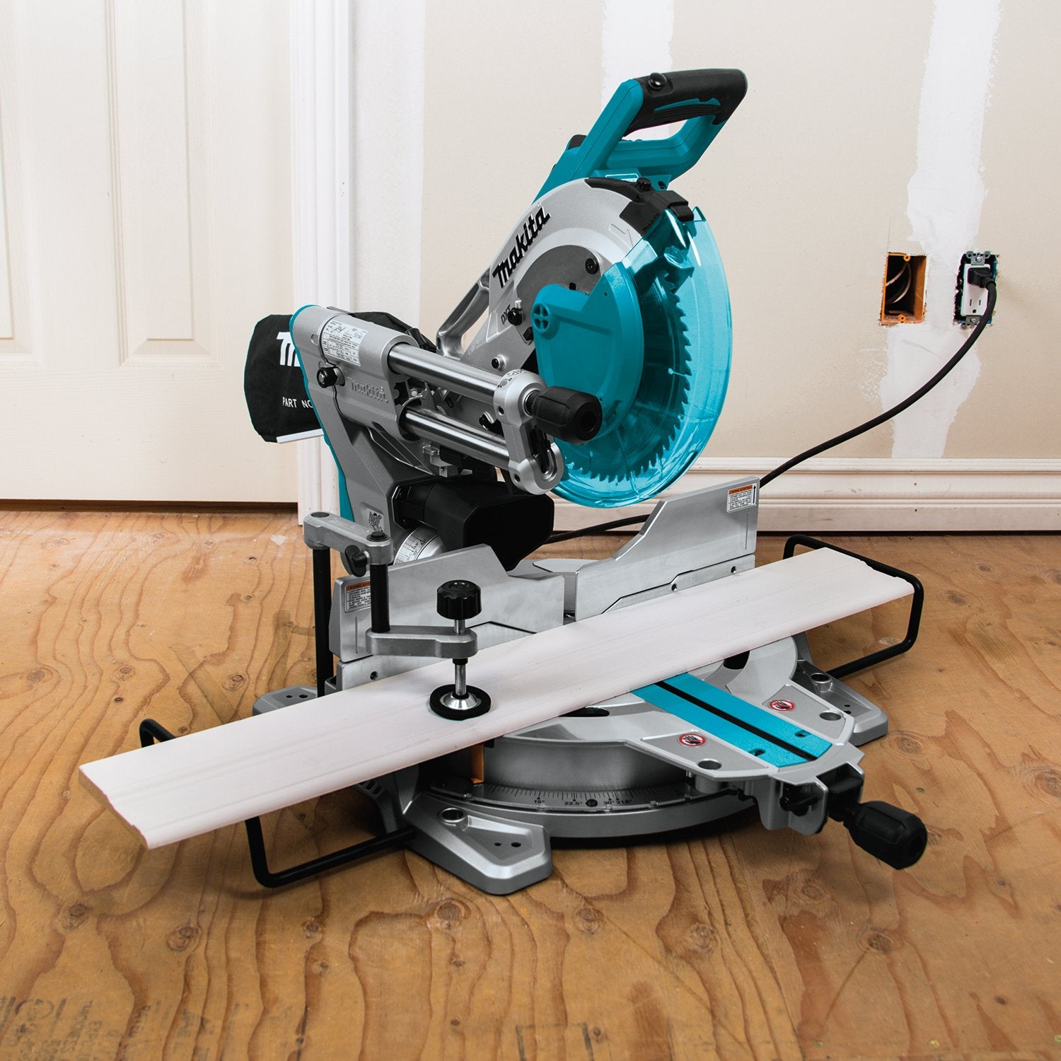 Makita (LS1019L) 10