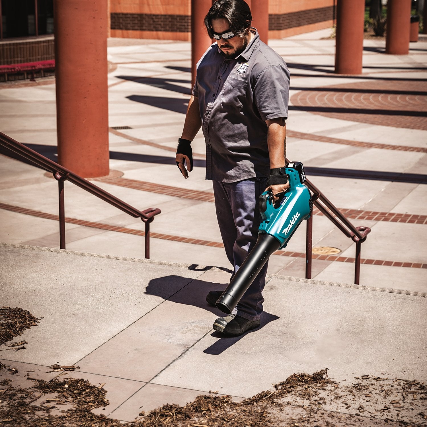 Makita (XBU03SM1) 18V LXT® Lithium‑Ion Brushless Blower Kit (4.0Ah) (Factory Reconditioned) - Pacific Power Tools
