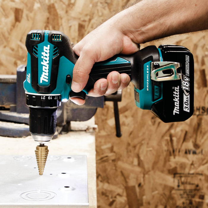 Makita (XFD131 - R) 18V LXT® Brushless 1/2" Driver - Drill Kit, 2 - speed, var. spd., L.E.D. Light, bag, with one battery (3.0Ah) - Pacific Power Tools