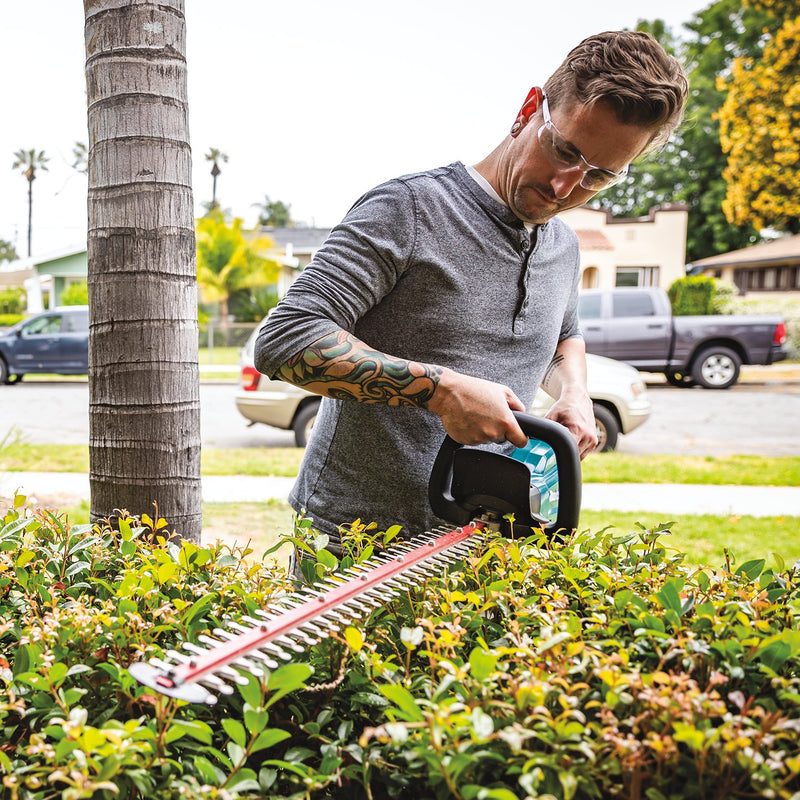 Makita (XHU08T) 18V LXT® Lithium‑Ion Brushless 30" Hedge Trimmer Kit (5.0Ah) - Pacific Power Tools