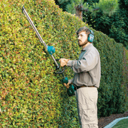 Makita (XNU02T - R) 18V LXT® Brushless 24" Pole Hedge Trimmer Kit (5.0Ah) (Factory Reconditioned) - Pacific Power Tools